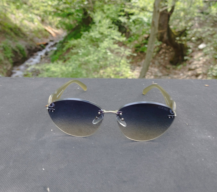 عینک آفتابی زنانه LOEWE کد 85167